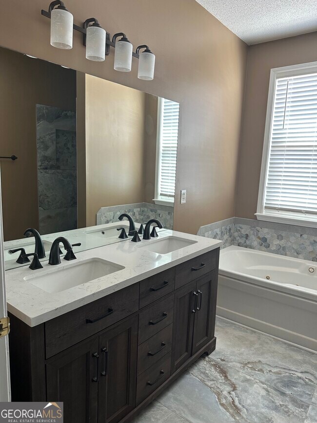 Building Photo - 124 Cottesford Dr SW