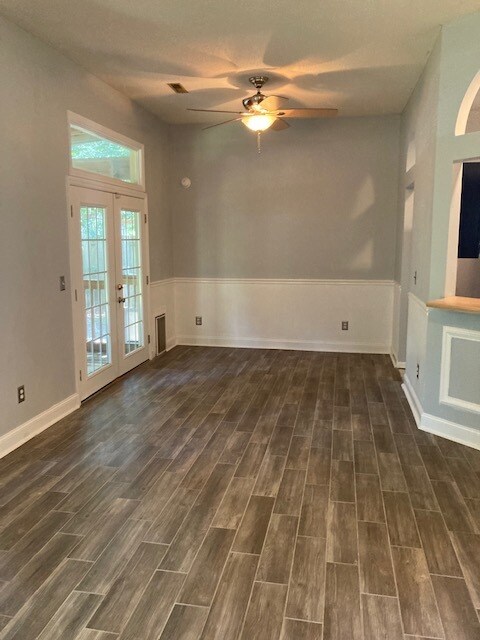 Building Photo - 2084 Presidio Dr