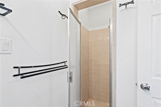 Building Photo - 7721 Oakdale Ave