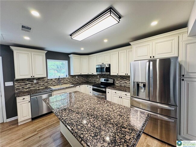 Building Photo - 2671 Levans Rd