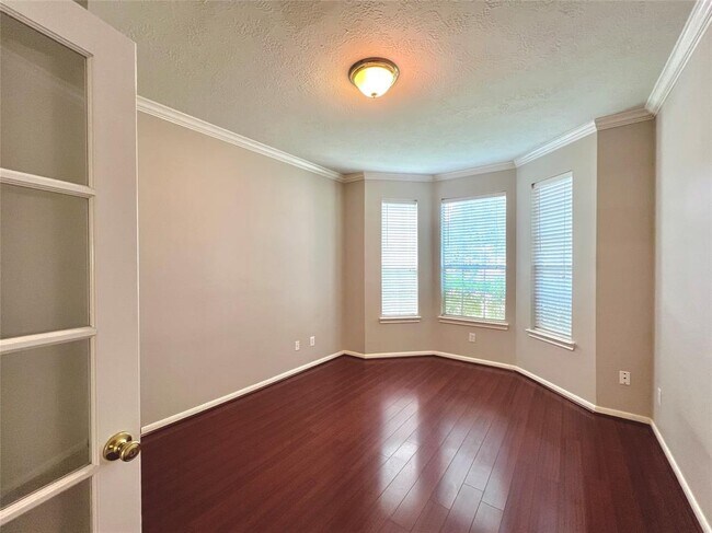 Building Photo - 22511 Parkvine Ln