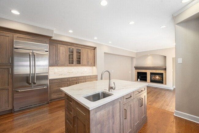 Building Photo - Stunning Home in the Heart of Cherry Creek...