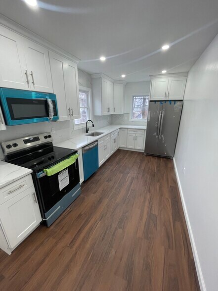 Building Photo - 452 S 1st Ave