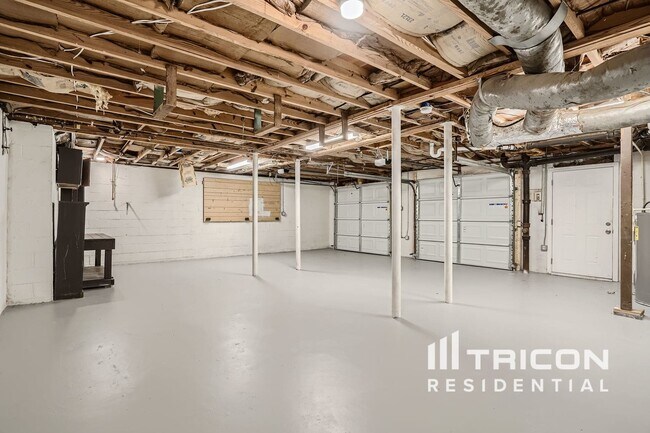 Building Photo - 5547 Stoneybrook Ct SE