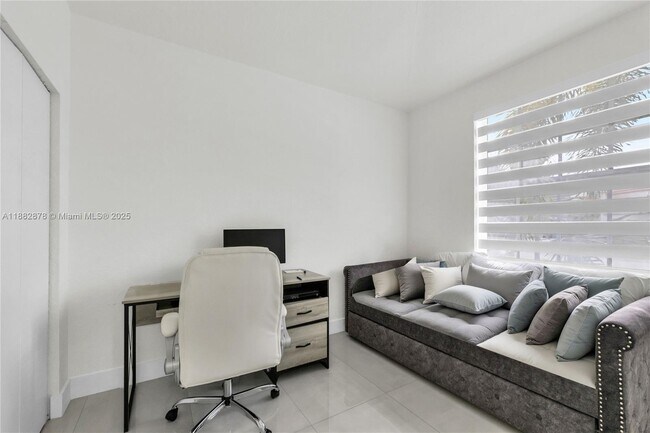 Building Photo - 2663 SW 187th Ave