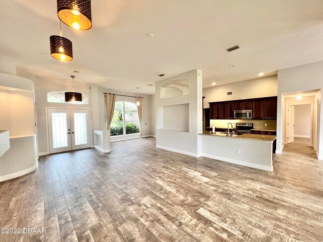 Building Photo - 75 Creek Bluff Way