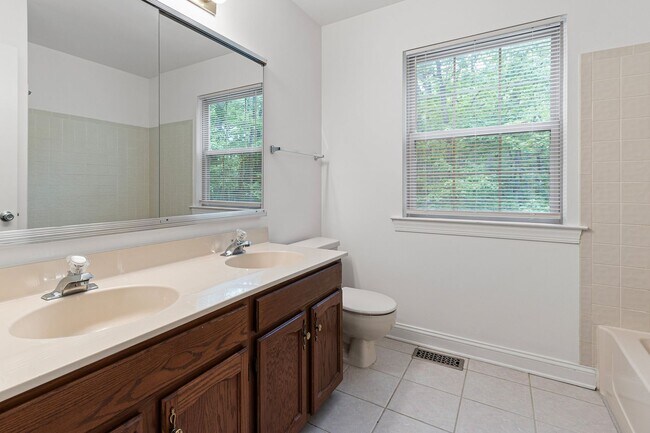 Building Photo - Stylishly Updated 4BR Home in Convenient Bear Location