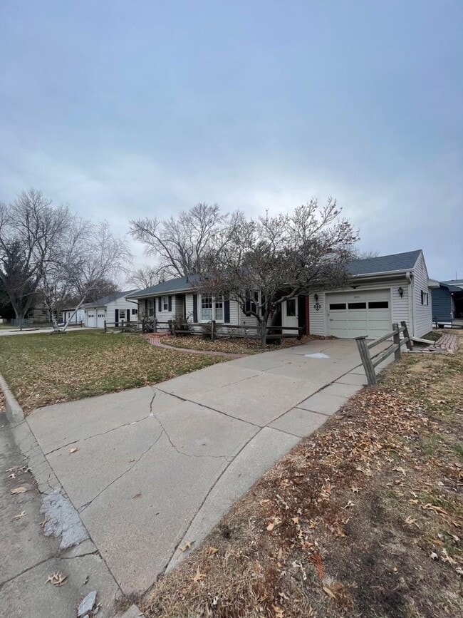 Primary Photo - 3445 N 58th St