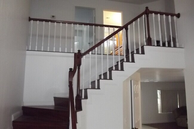 Building Photo - Swimming pool and spa