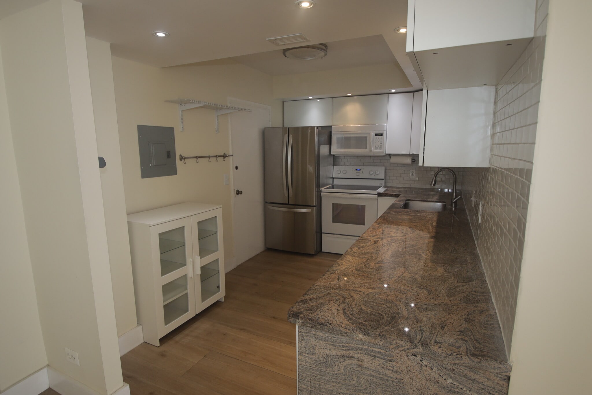 Building Photo - 1001 91st St