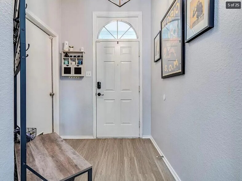 Building Photo - 2131 Cervin Blvd