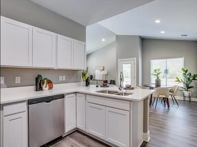 Building Photo - Modern 4 Bedroom Home in Falcon Falls Near Heights High School