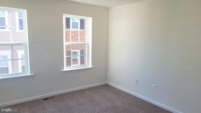 Building Photo - 9360 Seney Ln