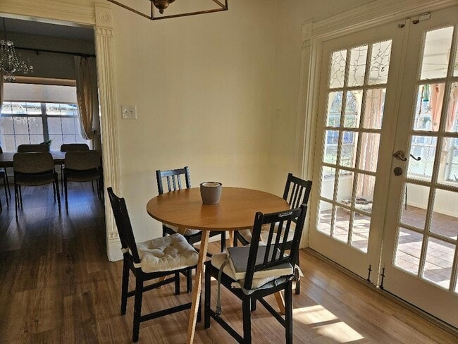 Building Photo - 710 N Avenue C