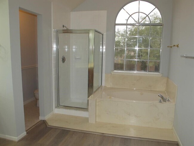 Building Photo - 8819 Diamond Lake Ln