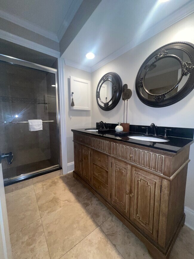 Building Photo - 60 Carnoustie Rd