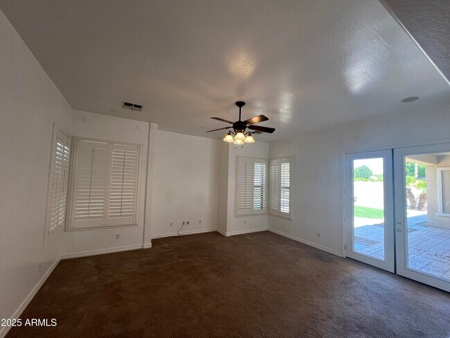 Building Photo - 15494 W Meadowbrook Ave