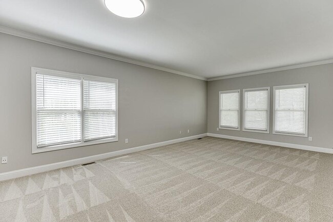 Building Photo - 9345 Riverclub Pkwy