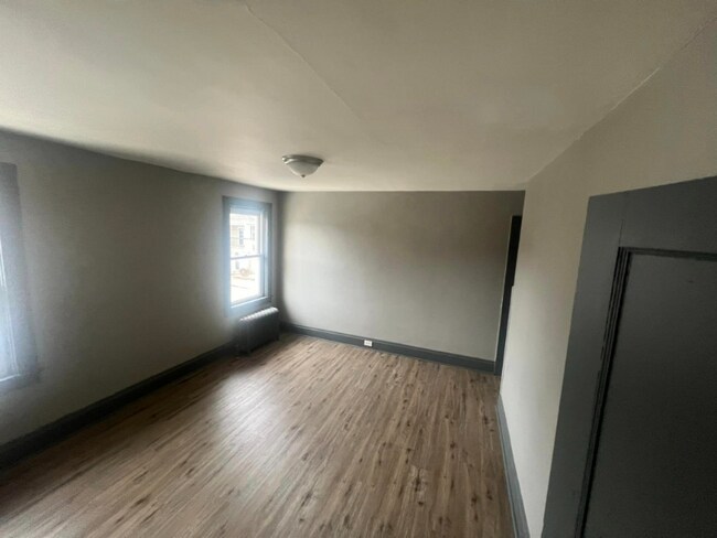 Building Photo - 358 Concord Ave