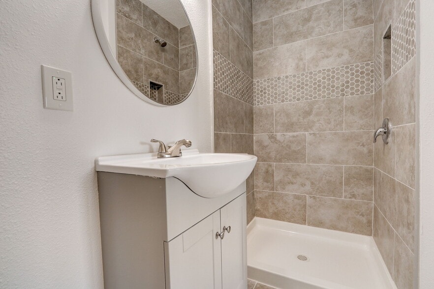 Building Photo - 12008 Pepperdine Pl