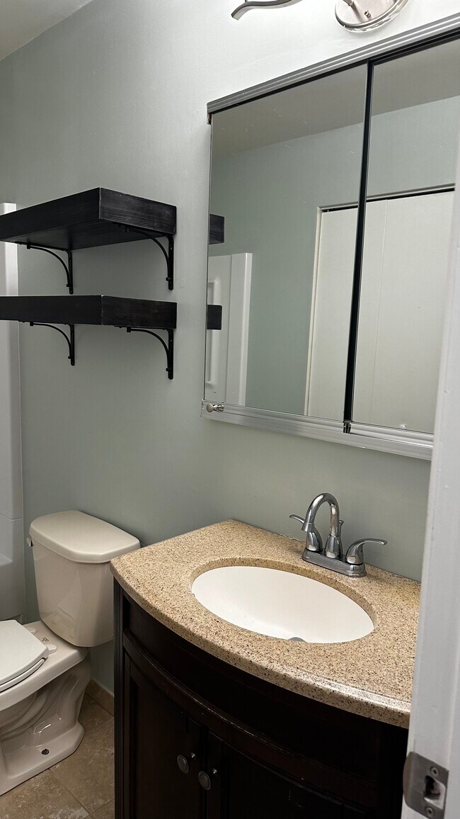 Building Photo - 350 Tavistock