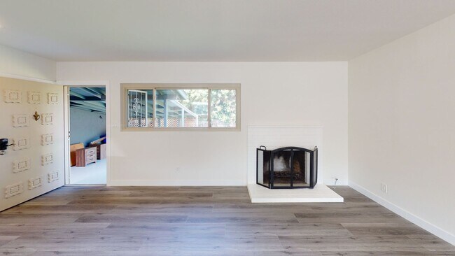 Building Photo - 5836 Baja Dr
