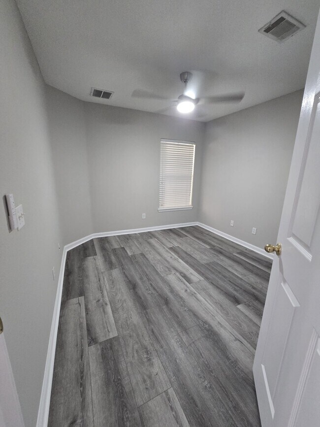 Building Photo - 3631 Kirkpatrick Cir