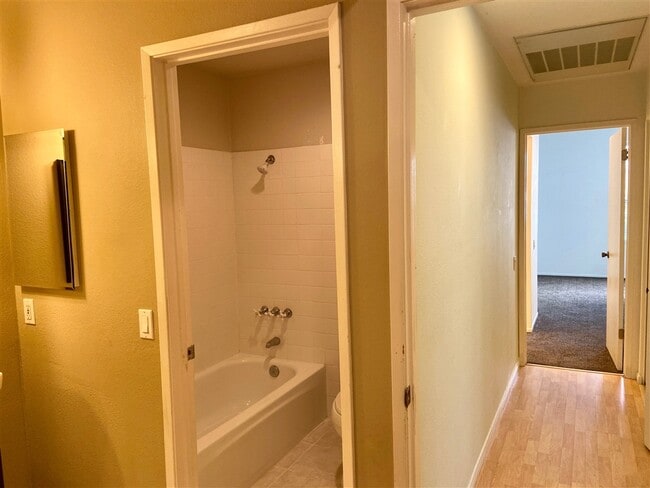 Building Photo - 13581 Tiverton Rd