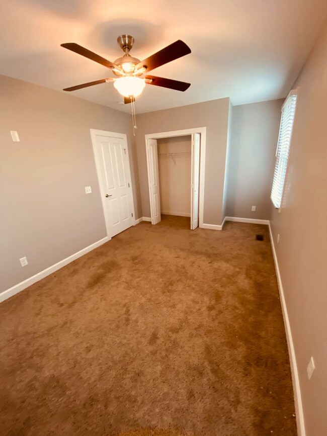 Building Photo - 3 bed 2.5 bath Condo in Germantown