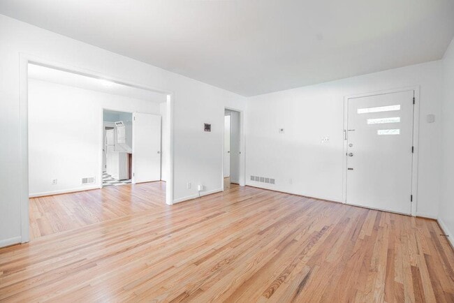 Building Photo - 119 Driftwood Pl