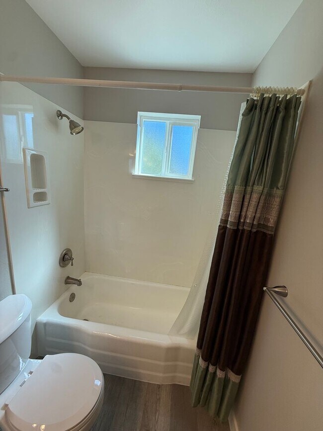 Building Photo - Remodeled 3 Bedroom Home Tempe