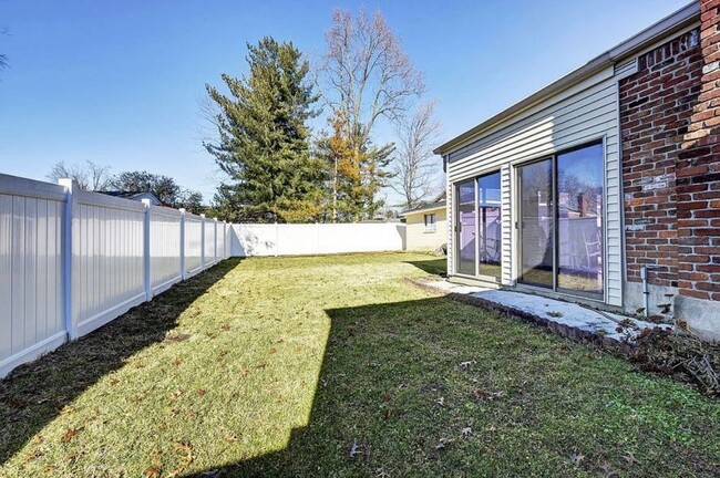 Building Photo - 9305 Waltlee Rd