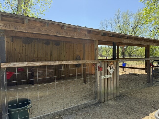 Building Photo - 10675 Baxter-Durrence Rd