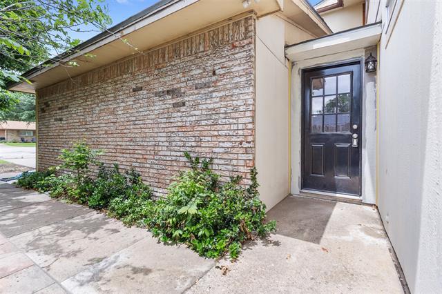 Building Photo - 2802 Spring Valley Dr