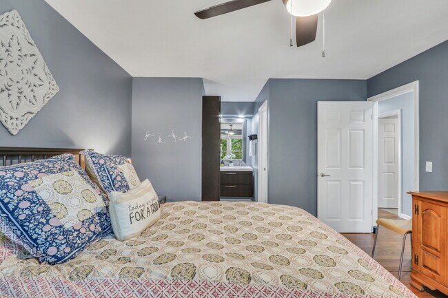 Building Photo - 215 Coventry Cir