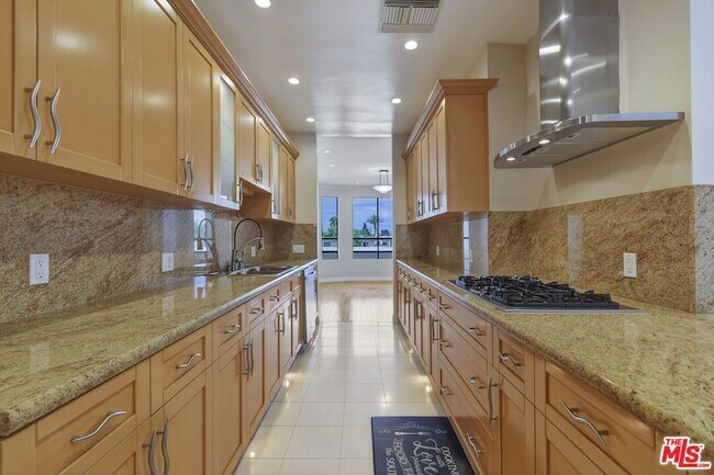 Building Photo - 4443 Ventura Canyon Ave
