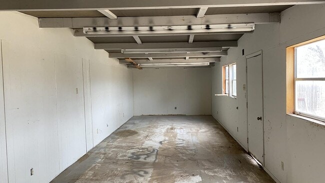 Building Photo - 3730 Rutson Dr