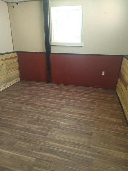 Office or bonus room - 6208 Ivymount Rd