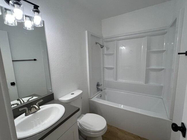 Building Photo - Remodeled 3 Bedroom in Gresham
