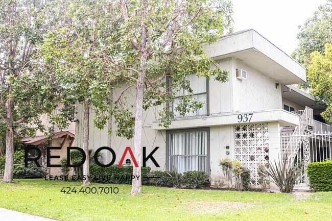 Building Photo - Spacious, Bright, and Completely Remodeled...