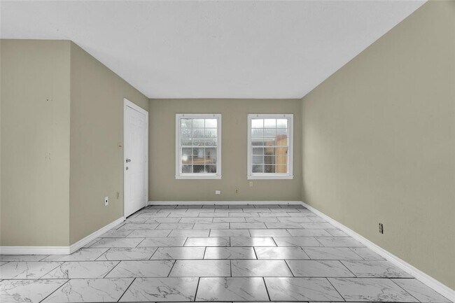 Building Photo - 5618 Malmedy Rd