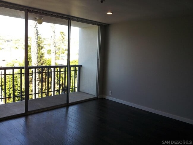 Building Photo - 727 Sapphire St
