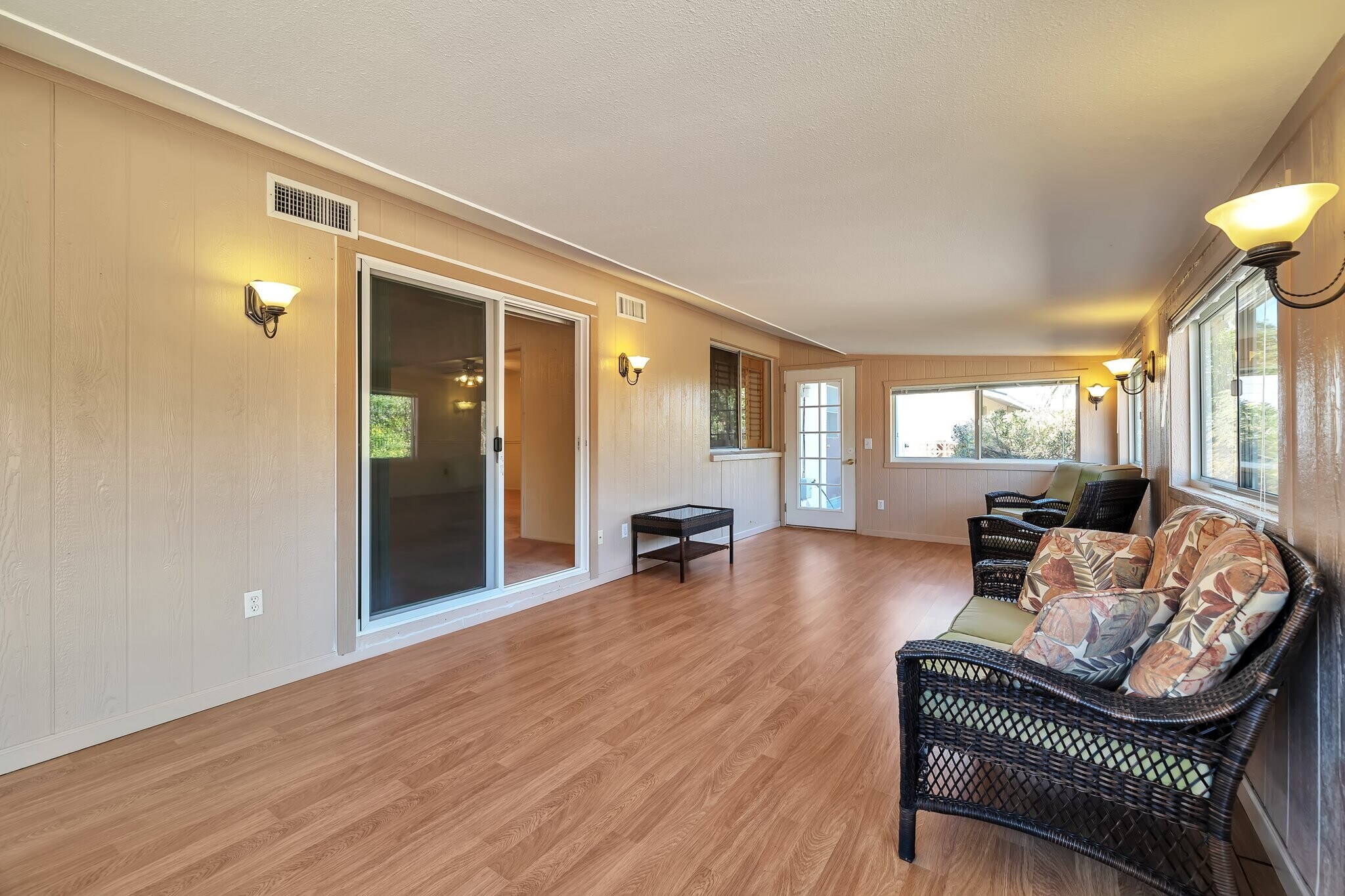 Building Photo - 11040 W Salem Dr