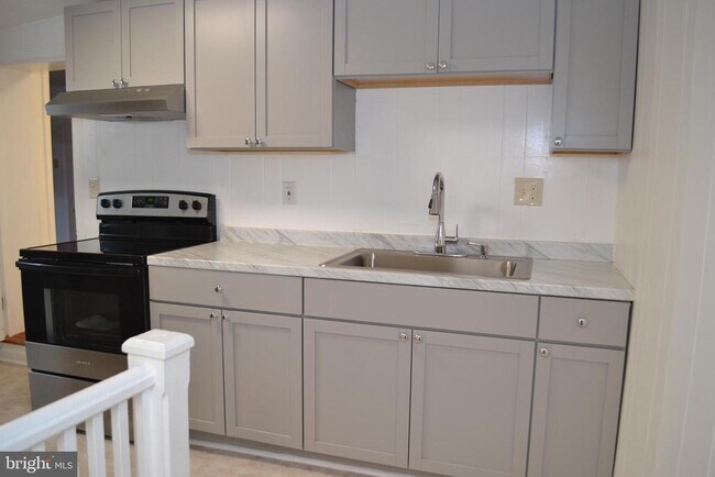 Building Photo - 127 N Market St