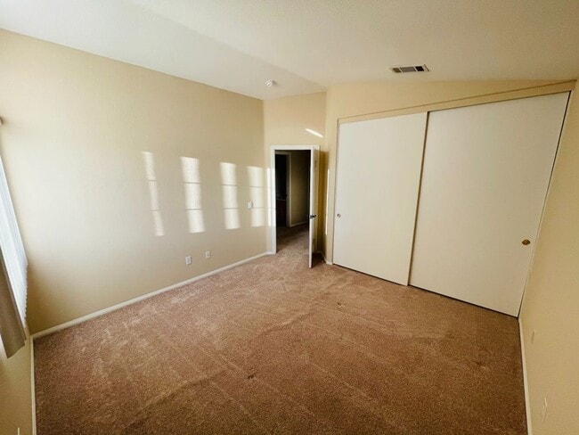 Building Photo - 42020 Dahlia Way