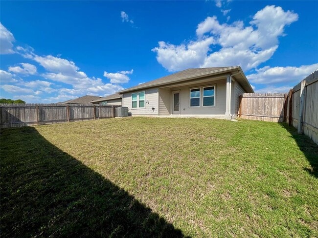 Building Photo - 211 Addison Pl
