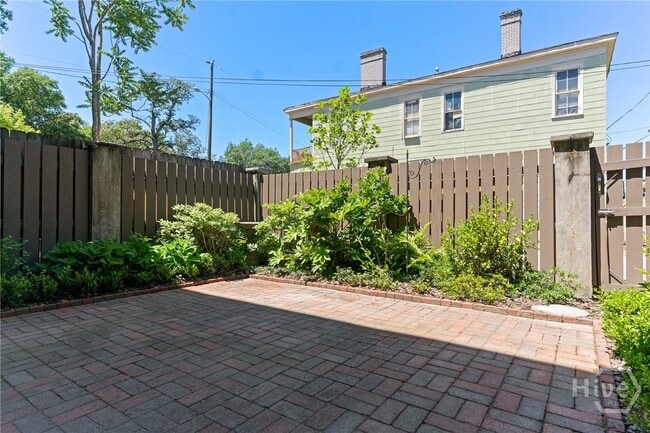 Building Photo - 623 Tattnall St