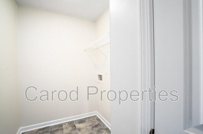 Building Photo - 5015 Concho Rd