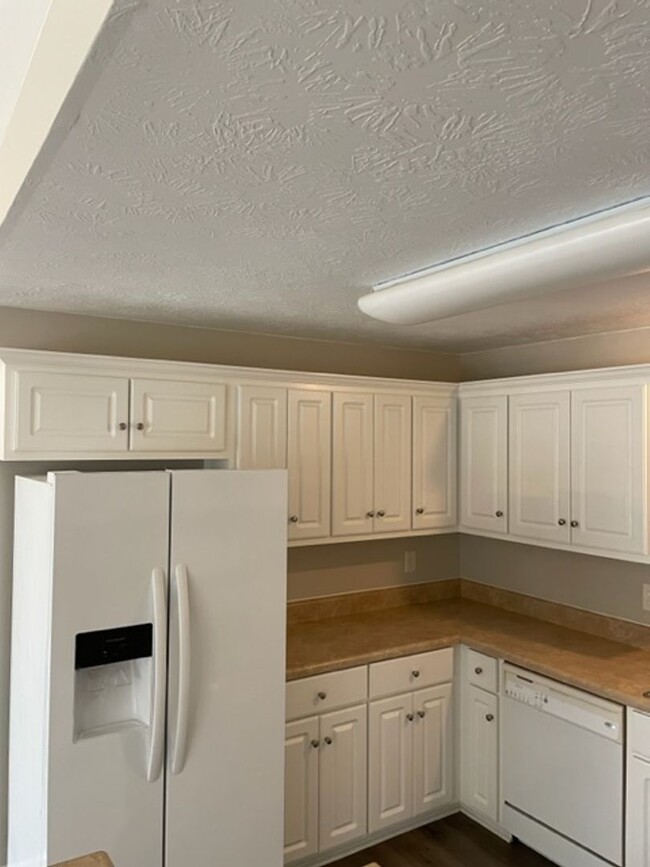 Building Photo - 4121 Elders Dr