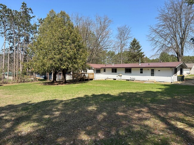Building Photo - 137 Cedar St